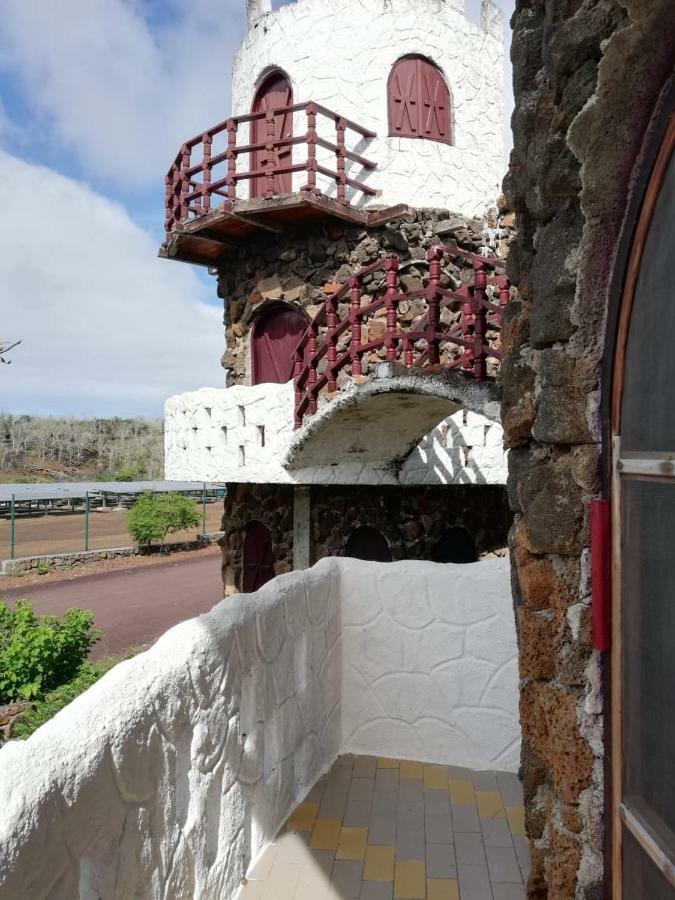 Castillo Galapagos Hotel Puerto Ayora  Exterior photo